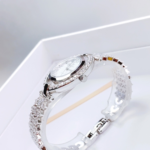 Royal Crown Mặt Oval |Nữ Giới |Số La Mã |Lắc Tay Đính Đá |Máy Pin (Quartz) |Size 32mm