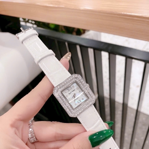 Royal Crown Mặt Vuông |Nữ Giới |Đính Đá |Dây Da Trắng |Máy Pin (Quartz) |Size 34mm