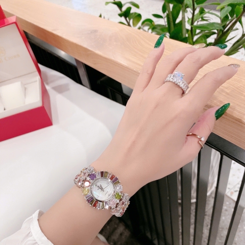 Royal Crown Mặt Xà Cừ |Nữ Giới |Đính Pha Lê Nhiều Màu |Lắc Tay Silver |Máy Pin (Quartz) |Size 34mm