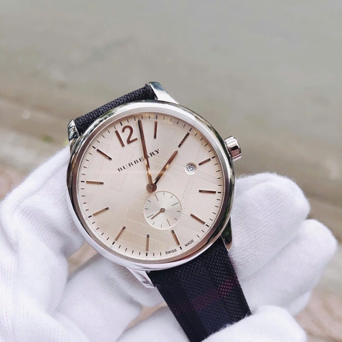 Burberry Classic Round |Nam Giới |Mặt Trắng |Dây Da Đen |Máy Pin (Quartz) |Size 40mm