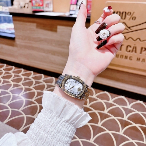 Versace Couture |Nữ Giới |Mặt Chữ Nhật Trắng |Dây Kim Loại Demi Vàng |Máy Pin (Quartz) |Size 30x38mm
