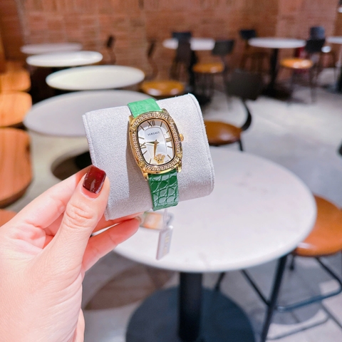 Versace Couture |Nữ Giới |Mặt Chữ Nhật Trắng |Vàng Gold |Dây Da Xanh Lá |Máy Pin (Quartz) |Size 30x38mm