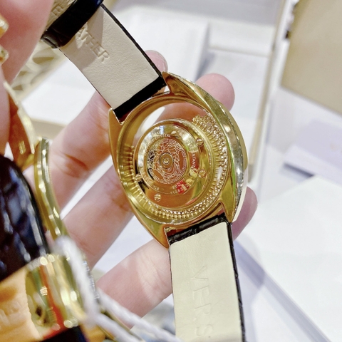 Versace Đá Rơi |Nữ Giới |Vàng Gold |Dây Da Màu Đen |Máy Pin (Quartz) |Size 36mm