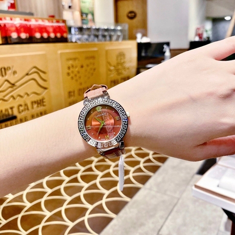 Versace Daphnis |Nữ Giới |Mặt Tròn |Silver |Dây Da Nâu |Máy Pin (Quartz) |Size 35mm