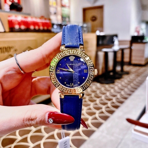 Versace Daphnis |Nữ Giới |Mặt Tròn |Vàng Gold |Dây Da Xanh Dương |Máy Pin (Quartz) |Size 35mm