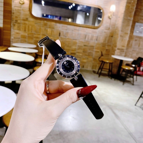 Versace Eon |Nữ Giới |Mặt Tròn Xoay |Silver |Dây Da Đen |Máy Pin (Quartz) |Size 33mm