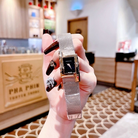 Versace Greca Icon |Nữ Giới |Mặt Chữ Nhật Đen |Dây Lưới Rose Gold |Máy Pin (Quartz) |Size 21x39mm