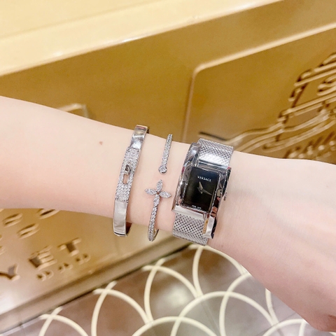 Versace Greca Icon |Nữ Giới |Mặt Chữ Nhật Đen |Dây Thép Lưới Silver |Máy Pin (Quartz) |Size 21x39mm