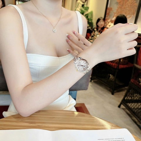 Versace Greca Time |Nữ Giới |Mặt Tròn Trắng |Dây Kim Loại Silver |Máy Pin (Quartz) |Size 35mm