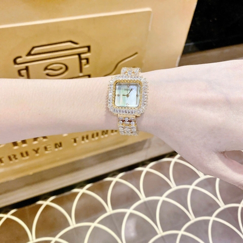 Versace Mặt Vuông |Nữ Giới |Đính Pha Lê |Lắc Tay Vàng Gold |Máy Pin (Quartz) |Size 32mm