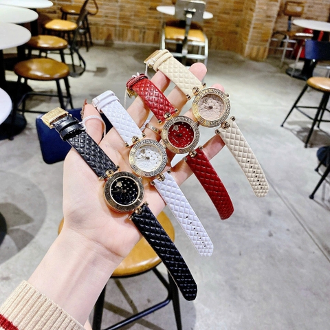 Versace Vanitas |Nữ Giới |Vàng Gold |Dây Da Màu Đen |Máy Pin (Quartz) |Size 30mm