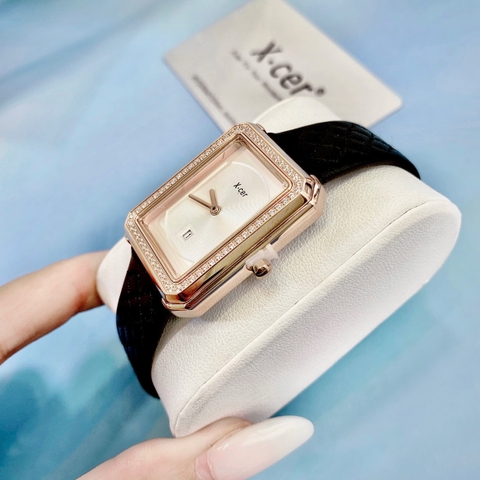 Xcer Mặt Chữ Nhật |Nữ Giới |Khảm Đá |Rose Gold |Dây Trám Đen |Máy Pin (Quartz) |Size 28mm