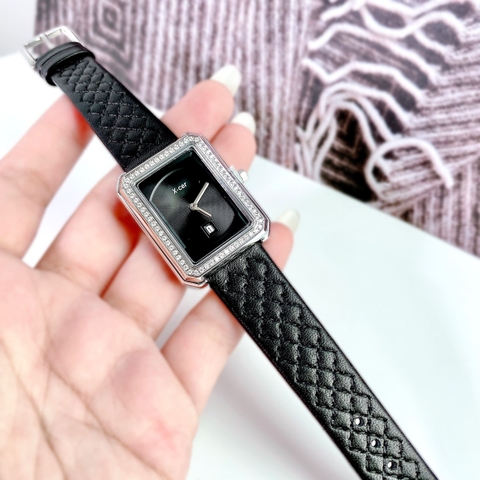 Xcer Tựa Chanel |Nữ Giới |Mặt Chữ Nhật |Đính Đá |Silver |Dây Da Đen |Máy Pin (Quartz) |Size 28mm