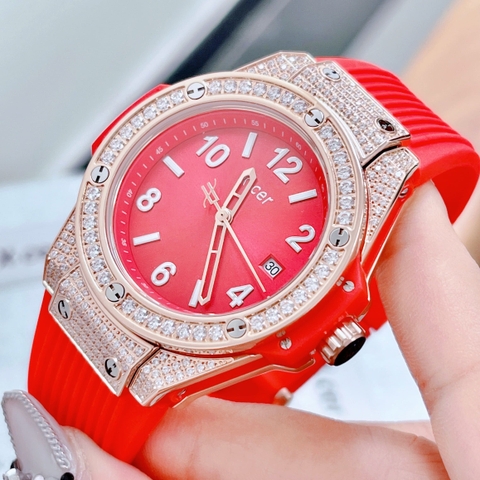 Xcer Tựa Hublot |Nữ Giới |Đính Đá Rose Gold |Dây Silicone Đỏ |Máy Pin (Quartz) |Size 36mm