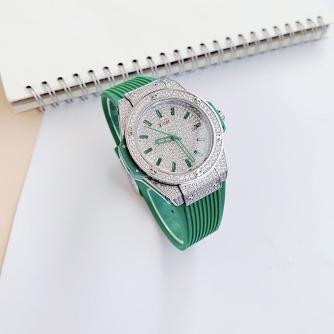 Xcer Tựa Hublot |Nữ Giới |Full Đá Silver |Dây Cao Su Xanh Lá |Máy Pin (Quartz) |Size 34mm