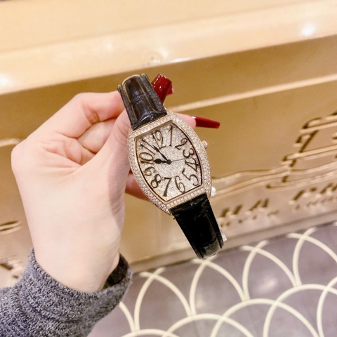 Chopard Mặt Chữ Nhật |Nữ Giới |Full Đá Rose Gold |Dây Da Đen |Máy Pin (Quartz) |Size 34mm