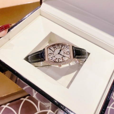 Chopard Mặt Chữ Nhật |Nữ Giới |Full Đá Rose Gold |Dây Da Đen |Máy Pin (Quartz) |Size 34mm