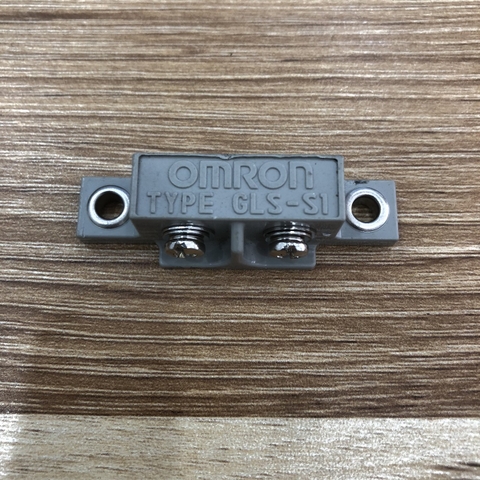 Cảm biến từ OMRON TYPE GLS-S1 03523M 0.1A 100VDC 10W tháo máy