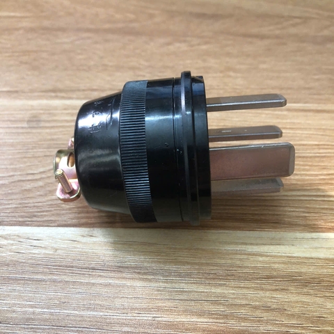 Phích cắm điện 4 chân dẹt matsushita electric works