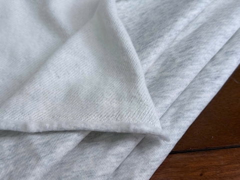 May áo hoodie bằng vải nỉ