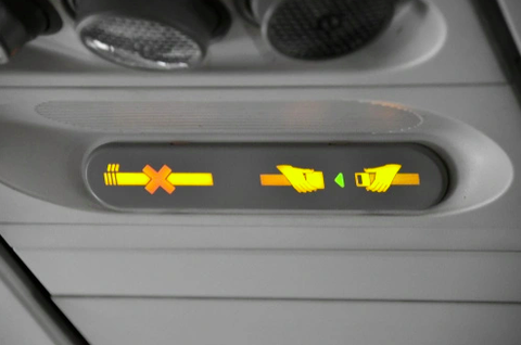 Tiếp viên tư vấn những điều nên làm và đừng bao giờ làm khi đi máy bay