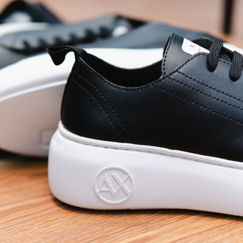 Giày ARMANI EXCHANGE nữ da đen , đế trắng , logo tròn ở đế