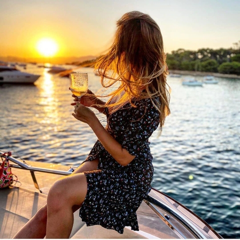 Rượu vang và tình yêu