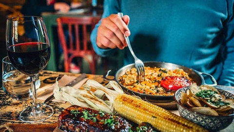 Rượu vang có thể giúp đốt cháy calo năng lượng dư thừa?