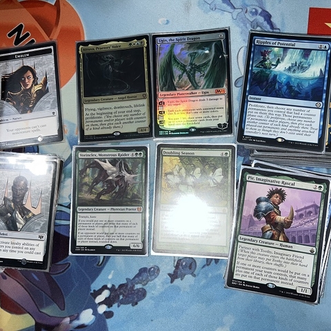 Magic the Gathering - Commander Card Set - Atraxa, Praetors' Voice