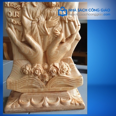 Phù Điêu Gia đình Thánh Gia (bàn tay có chữ)