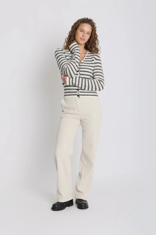 Áo len móc AGNES PARIS viền đen cổ V