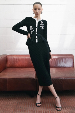 Váy SELF PORTRAIT đen hoa trắng