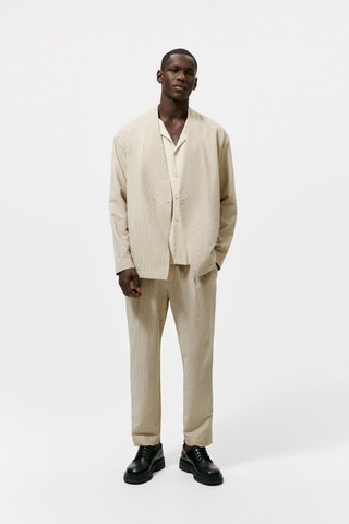 Blazer kẻ khuy bấm