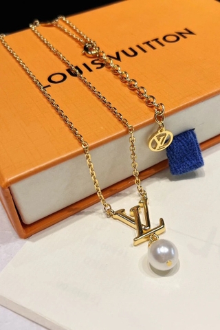 Vòng cồ LV ngọc