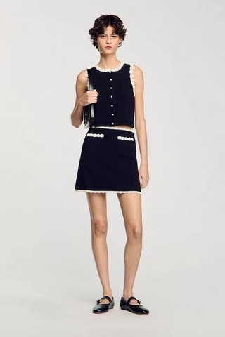 Áo SANDRO sát nách đen hoa trắng ( có set)