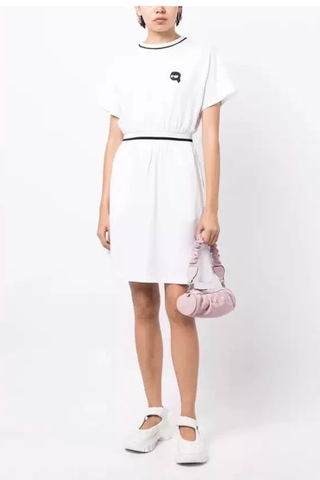 Váy KARL logo ngực