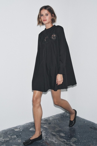 Váy ZARA đen xuông cải ren