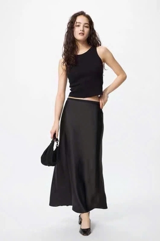 Chân váy UNIQLO lụa satin