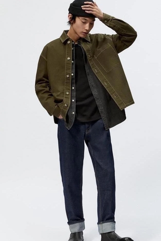 Sơ mi ZARA chỉ nổi 2 màu