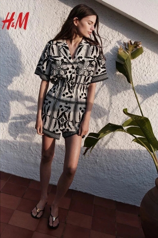 Váy HM hoạ tiết hoa đen