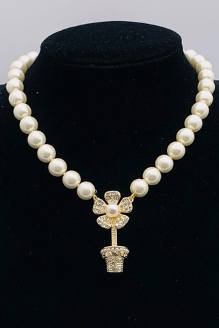 Vòng cổ Chanel hoa