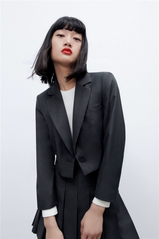 Blazer Zara dư xịn 1 khuy dáng lửng