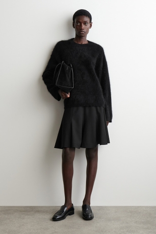 Chân váy COS đen ngắn