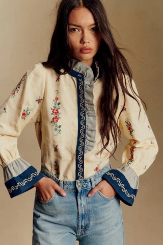 Sơ mi SEZANE cổ bèo thêu hoa nổi