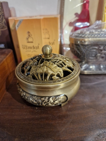 Lư xông trầm hoa sen đồng nguyên khối