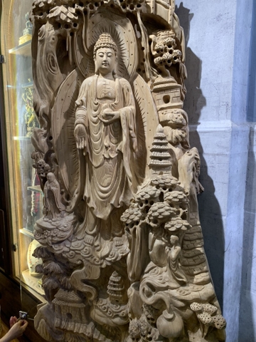 Tượng Đức A Di Đà thế đứng tiếp dẫn nu gỗ ngọc am 127cm