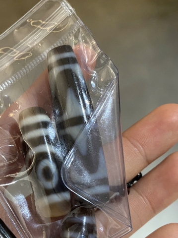 Dzi 2 mắt nanh cọp kép sưu tầm đã gia trì