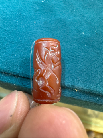 Lu thống thân họa tiết ngựa