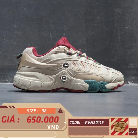 FILA RETRO RUNNING SHOES GOLDEN 010ZJ0120 SIZE 38 GIÀY 2HAND CHÍNH HÃNG PVN20119