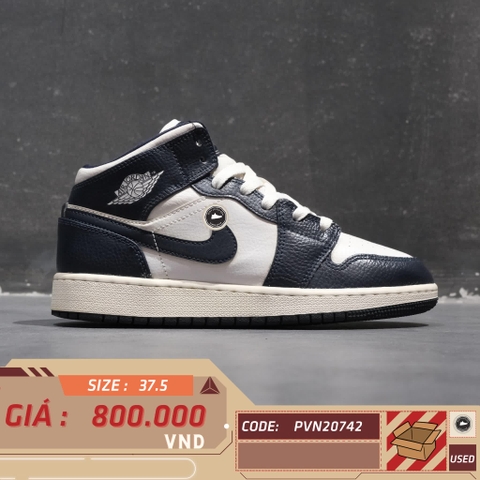 NIKE AIR JORDAN 1 MID GS OBSIDIAN WHITE METALLIC GOLD 554725-174 SIZE 37.5 GIÀY 2HAND CHÍNH HÃNG PVN20742